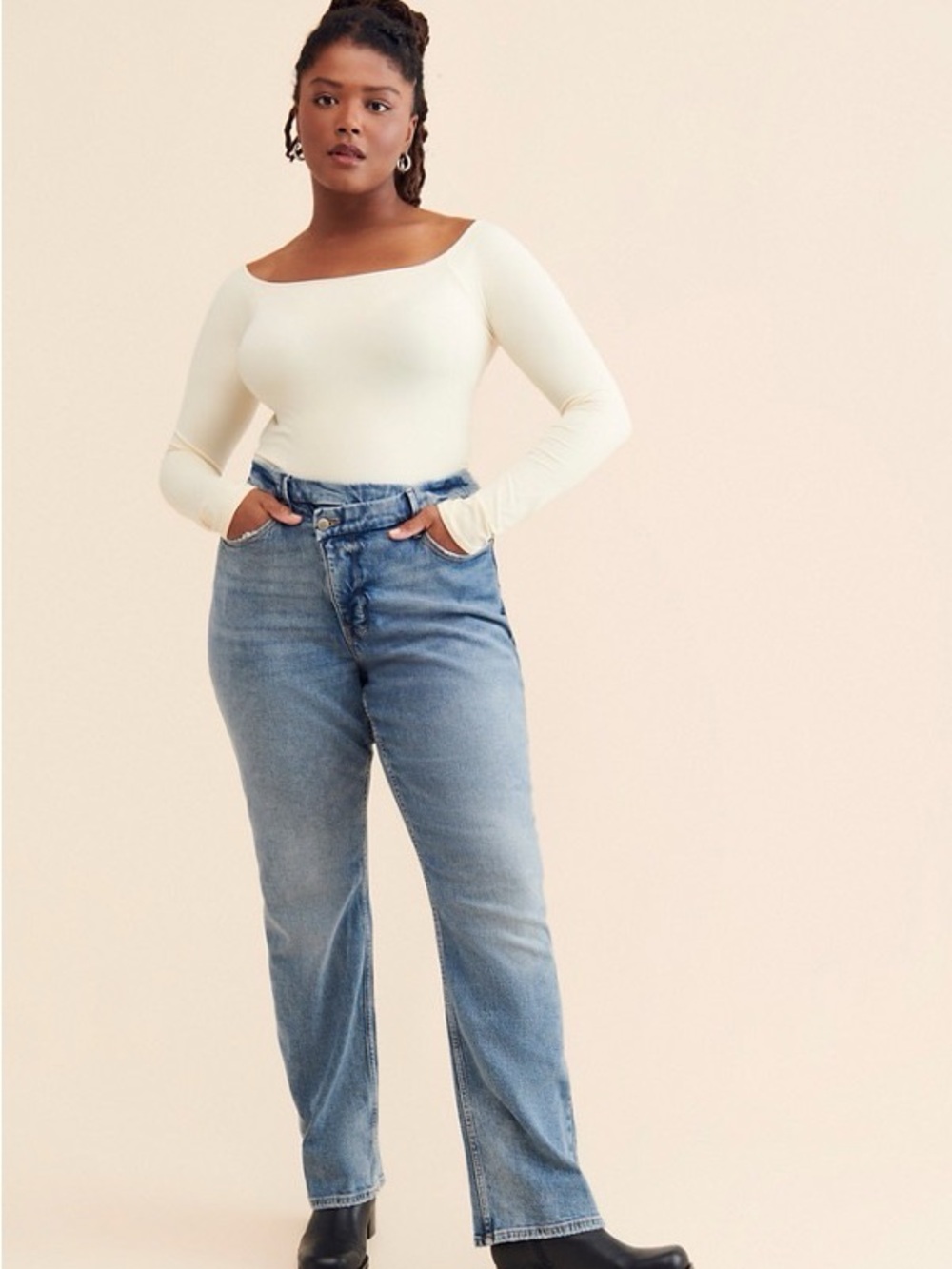 High-Rise Straight Leg Jeans in Light Blue